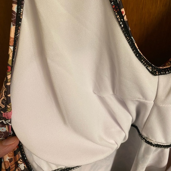 NWT beautiful geometric patterned tankini top from Yonique, size XL. - Picture 6 of 13